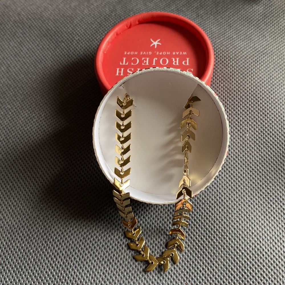 NIP bracelet gold color starfish project wear hope, give hope
